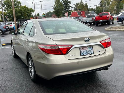 2016 Toyota Camry Hybrid XLE