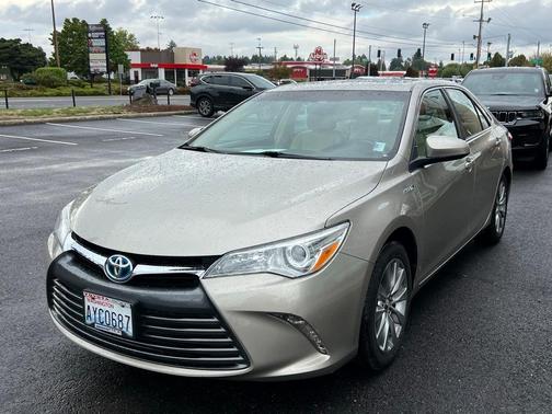 2016 Toyota Camry Hybrid XLE