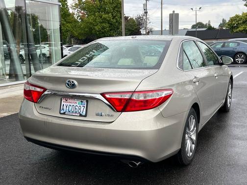 2016 Toyota Camry Hybrid XLE