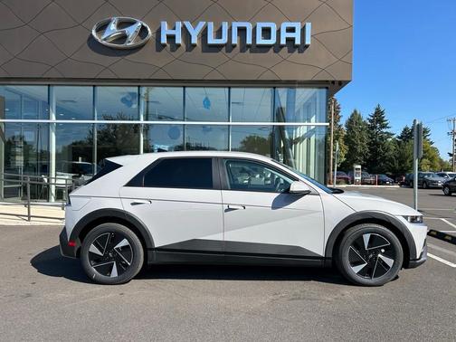 2025 Hyundai IONIQ 5 SE