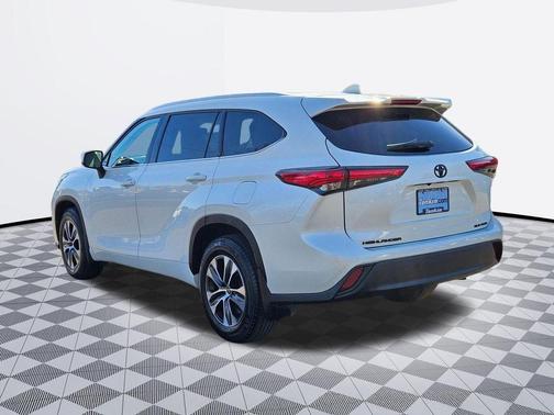 Blizzard Pearl 2021 Toyota Highlander XLE