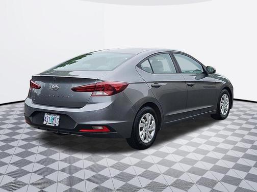 Machine Gray 2019 Hyundai ELANTRA SE