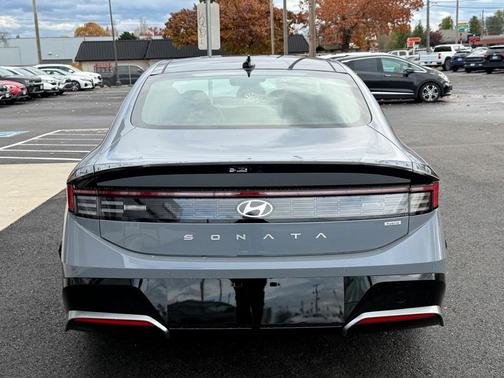 2026 Hyundai SONATA Hybrid Limited