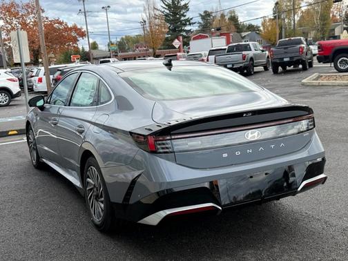 2026 Hyundai SONATA Hybrid Limited