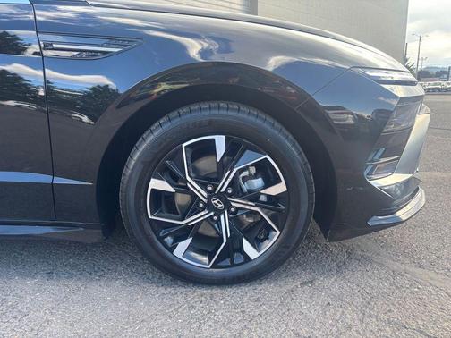 Black 2025 Hyundai SONATA SEL