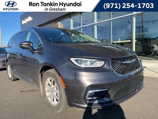 2023 Chrysler Pacifica Touring-L