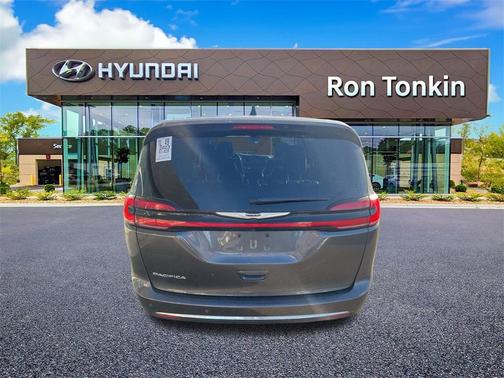 2023 Chrysler Pacifica Touring-L