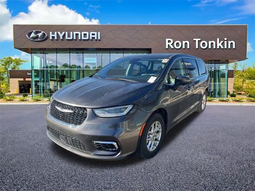 2023 Chrysler Pacifica Touring-L