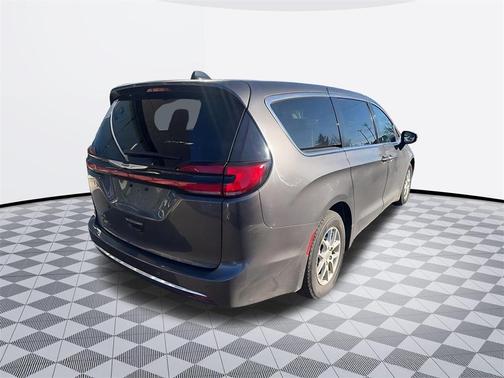 2023 Chrysler Pacifica Touring-L