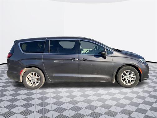 2023 Chrysler Pacifica Touring-L