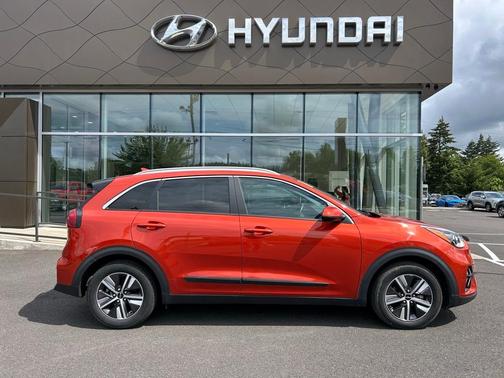 2022 Kia Niro LXS