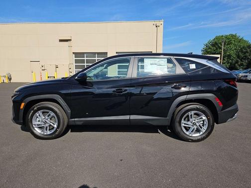 Phantom Black 2026 Hyundai TUCSON SE