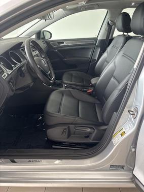 2017 Volkswagen Golf Alltrack TSI SE