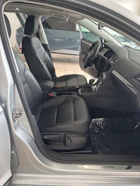 2017 Volkswagen Golf Alltrack TSI SE