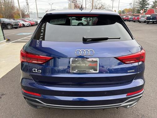 2022 Audi Q3 45 S line Premium