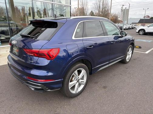 2022 Audi Q3 45 S line Premium