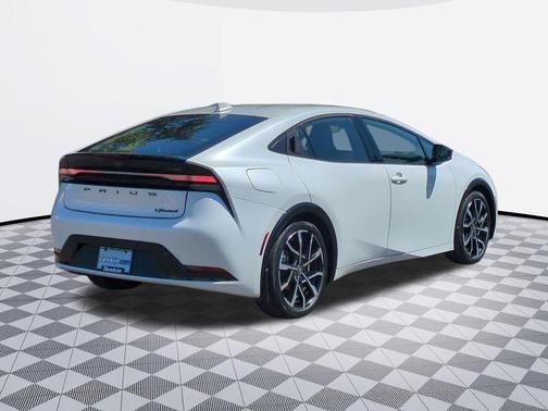 Pearl 2024 Toyota Prius Prime XSE