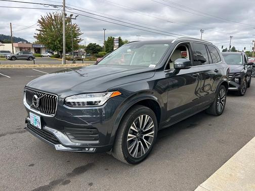 2021 Volvo XC90 T5 Momentum 7 Passenger