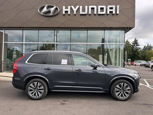 2021 Volvo XC90 T5 Momentum 7 Passenger