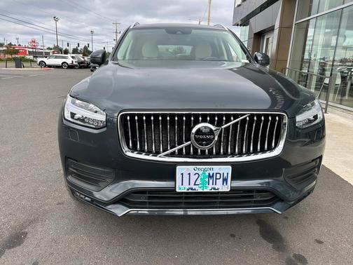 2021 Volvo XC90 T5 Momentum 7 Passenger