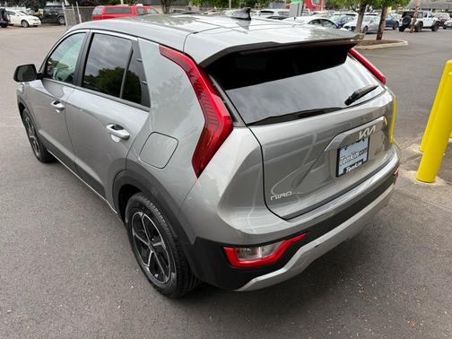 2023 Kia Niro LX