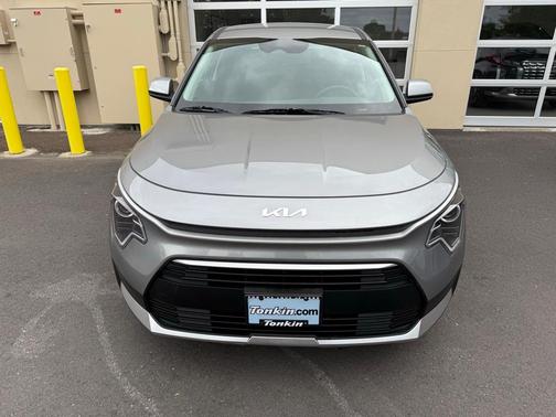 2023 Kia Niro LX