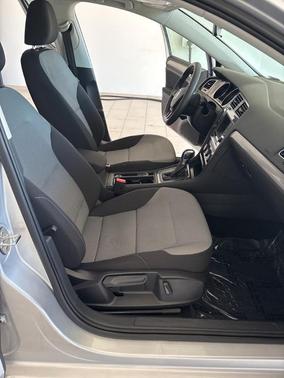 2016 Volkswagen e-Golf SE