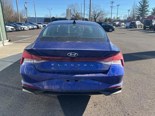 2022 Hyundai ELANTRA SEL