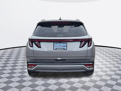 Shimmering Silver 2026 Hyundai TUCSON Plug-In Hybrid Limited