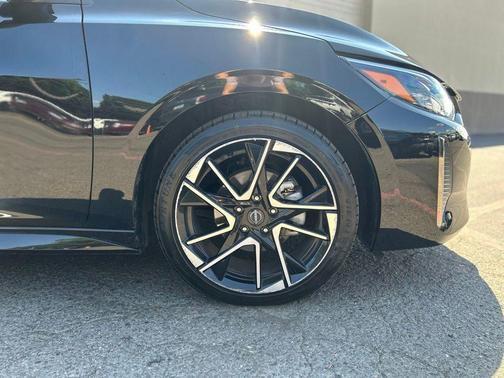 Black 2025 Nissan Sentra SR