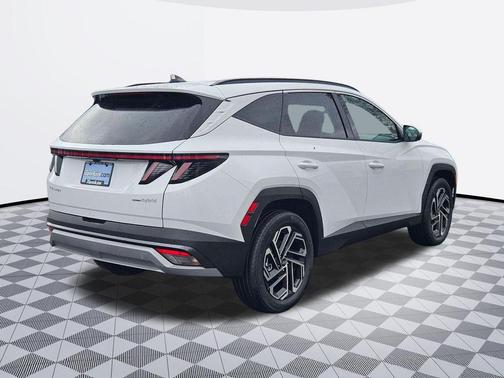 Pearl 2026 Hyundai TUCSON Hybrid Limited