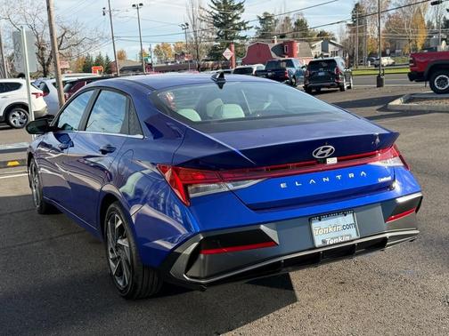 2025 Hyundai ELANTRA Limited