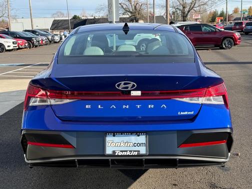 2025 Hyundai ELANTRA Limited