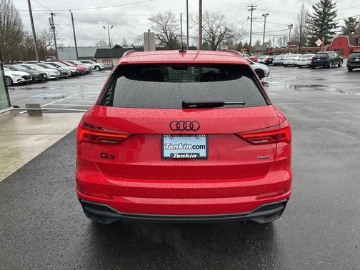 2024 Audi Q3 45 S line Premium
