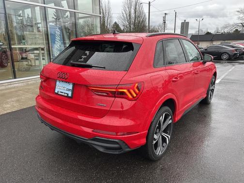 2024 Audi Q3 45 S line Premium