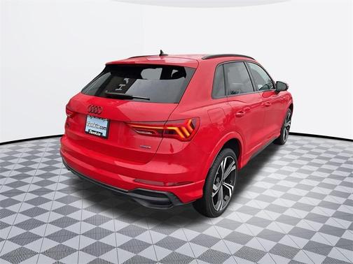 2024 Audi Q3 45 S line Premium
