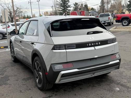 2026 Hyundai IONIQ 5 SE