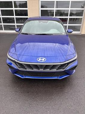 2025 Hyundai ELANTRA SE