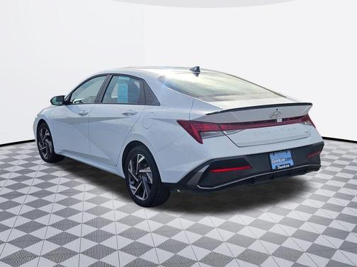 2025 Hyundai ELANTRA HEV SEL