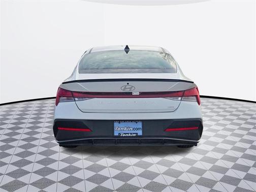 2025 Hyundai ELANTRA HEV SEL