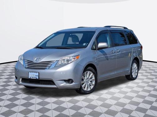 2017 Toyota Sienna LE
