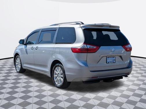 2017 Toyota Sienna LE