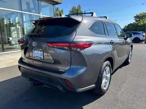 2022 Toyota Highlander L