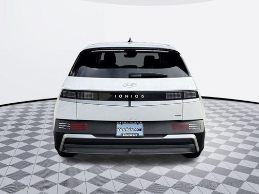 Atlas 2026 Hyundai IONIQ 5 SE