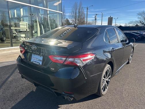 2019 Toyota Camry SE
