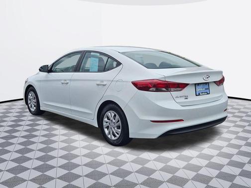 Quartz White Pearl 2018 Hyundai ELANTRA SE