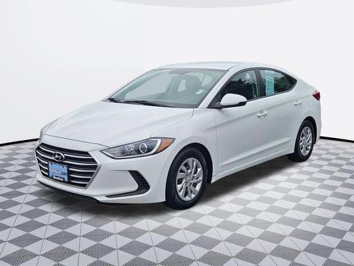 Quartz White Pearl 2018 Hyundai ELANTRA SE