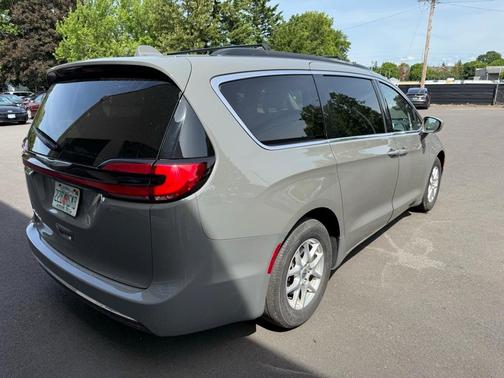 2022 Chrysler Pacifica Touring-L