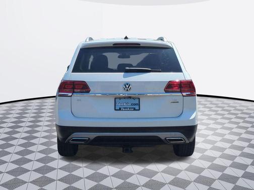 Pure White 2019 Volkswagen Atlas 3.6L SE w/Technology