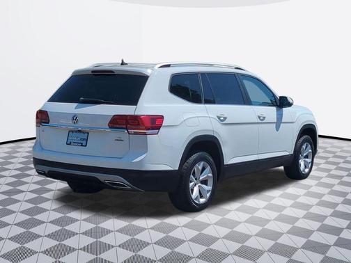 Pure White 2019 Volkswagen Atlas 3.6L SE w/Technology